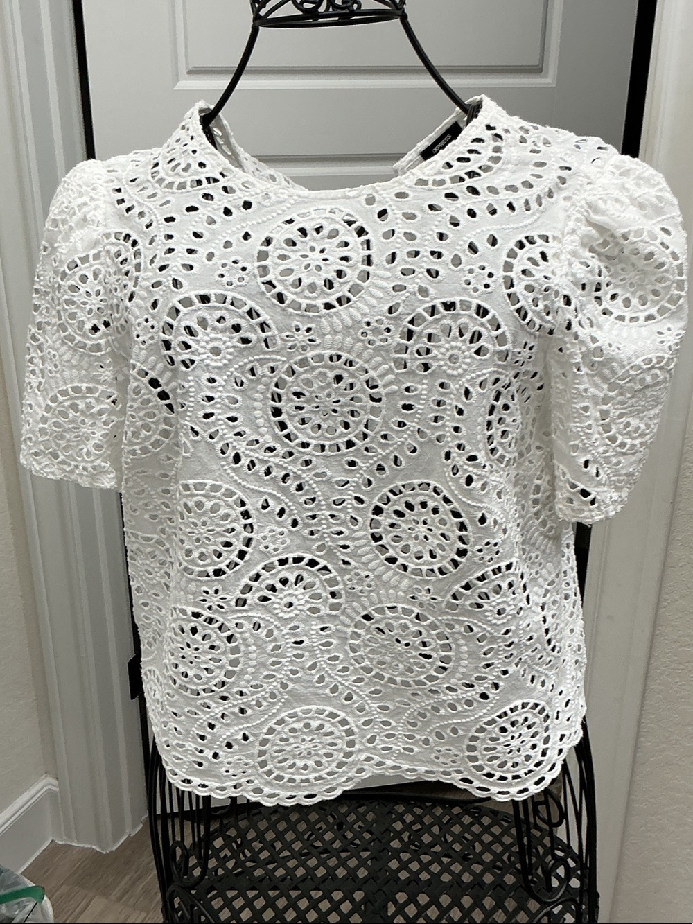 Express White Eyelet Lace Short Sleeve Top - Women's